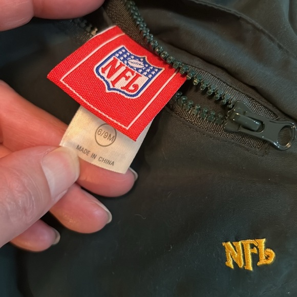 NFL Green Bay Packers fleece lined onesie snowsuit reversible 6-9 months - Picture 2 of 9